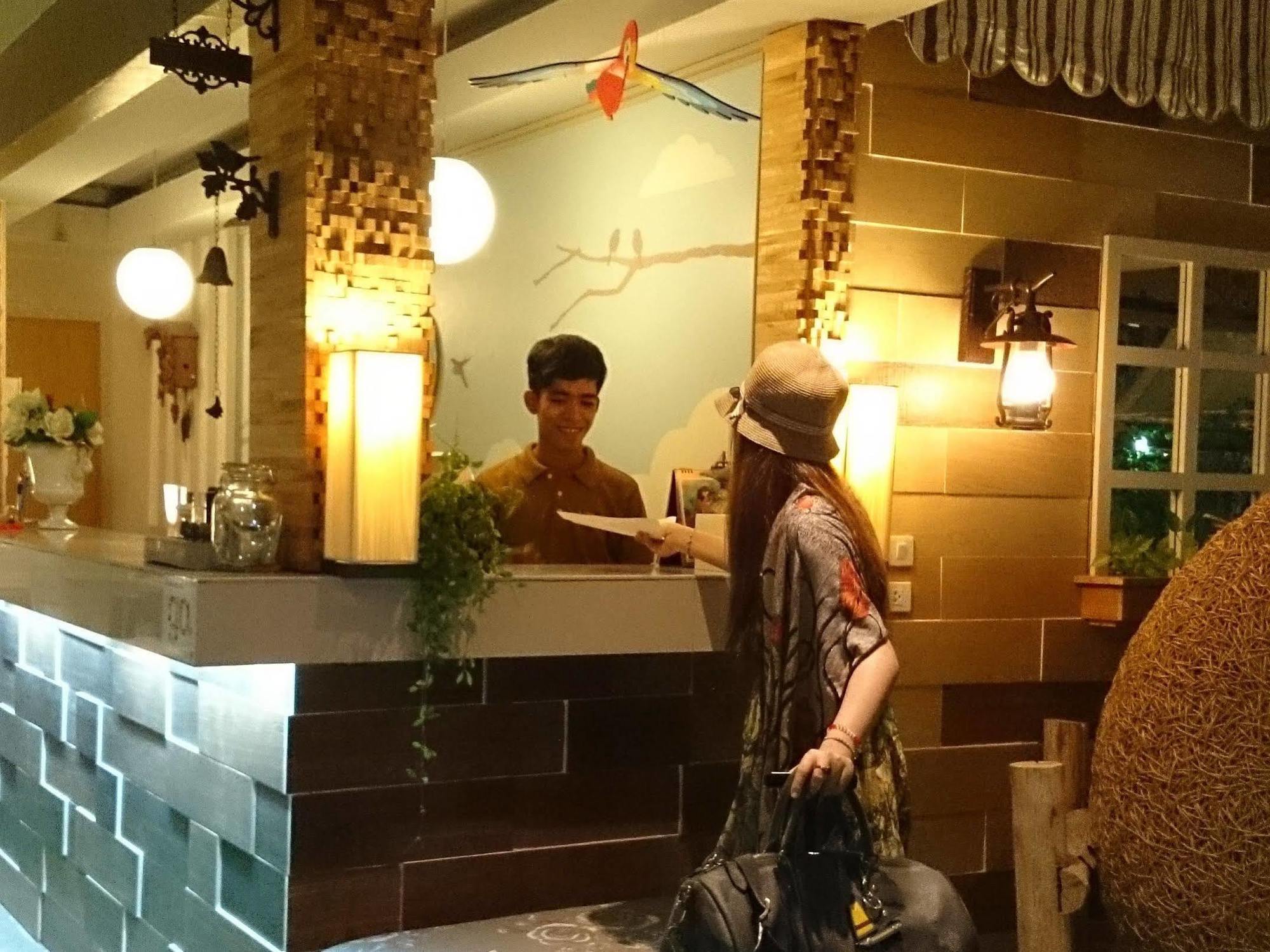 림부리 홈텔 푸껫 외부 사진